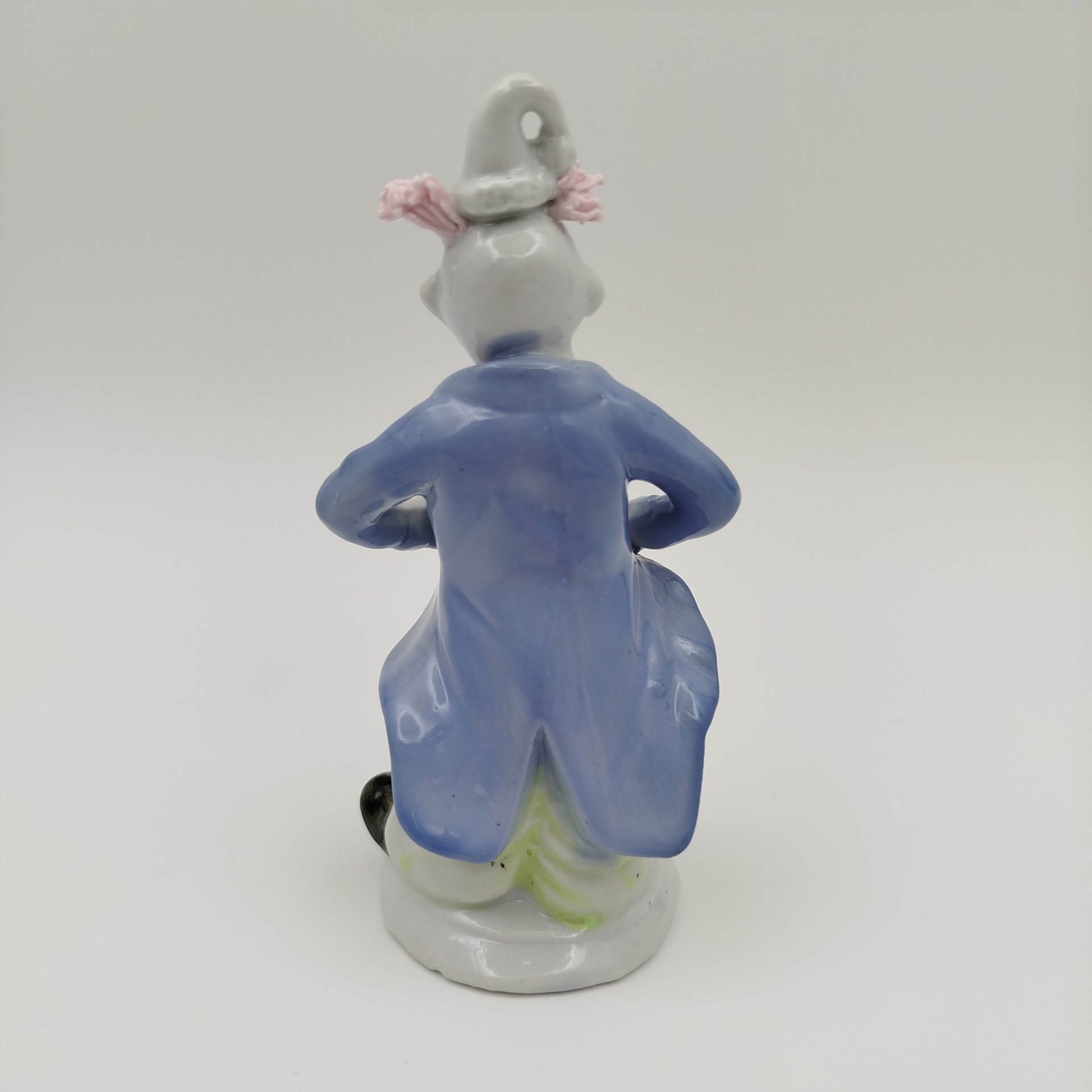 Статуэтка "Клоун с бантом", фарфор, роспись, Азия, 1980-2000 гг.