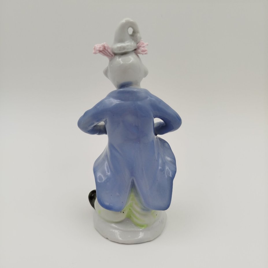 Статуэтка "Клоун с бантом", фарфор, роспись, Азия, 1980-2000 гг.