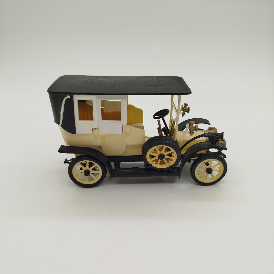 Сборная модель немецкого автомобиля DIXI 1909, пластик, ГДР, 1960-1970 гг.