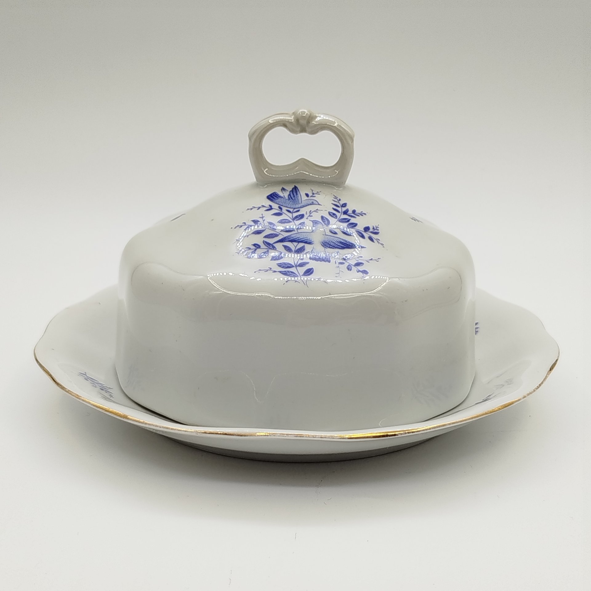 Масленка, украшенная орнитологическим декором, Karolina (Фарфоровая мануфактура «Каролина»