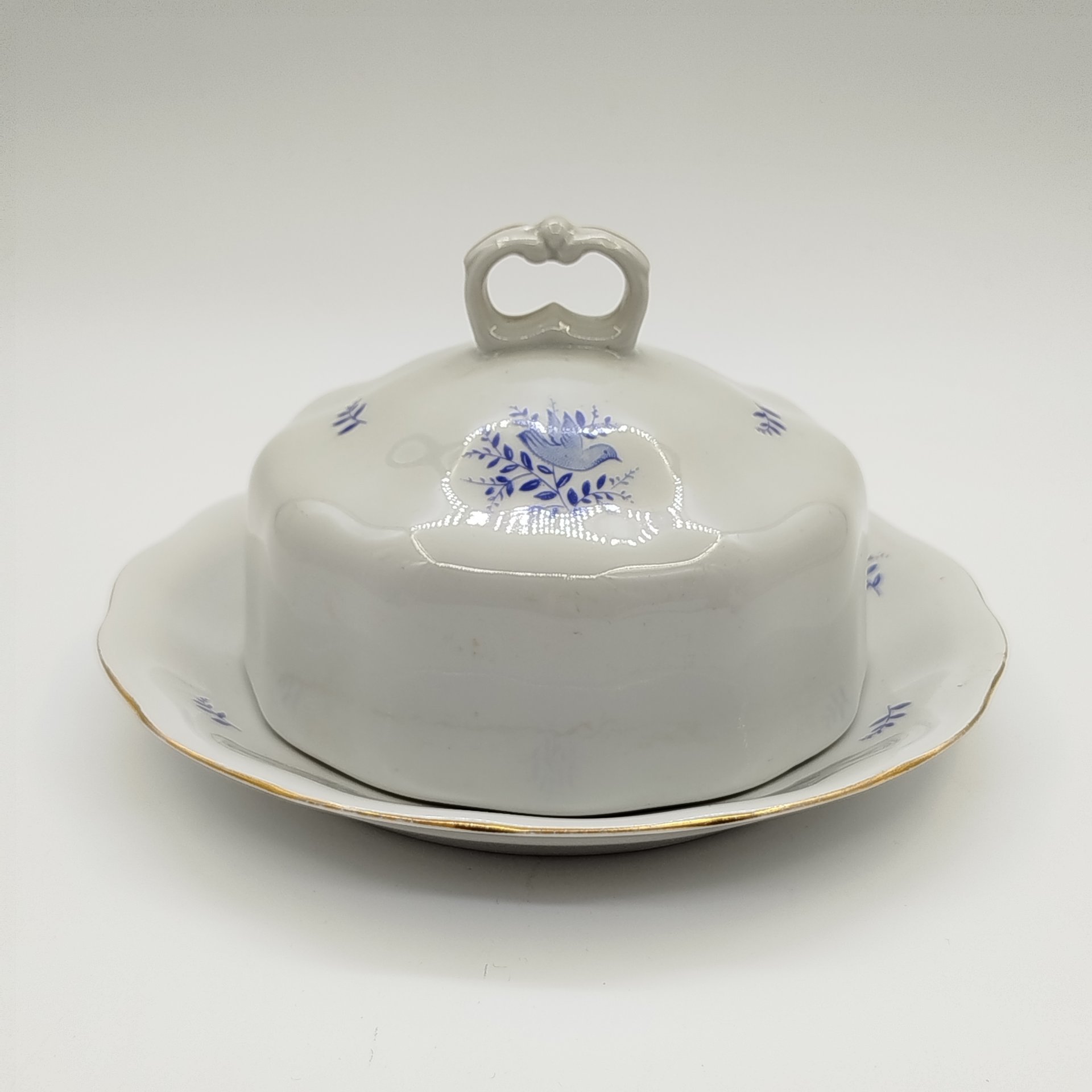 Масленка, украшенная орнитологическим декором, Karolina (Фарфоровая мануфактура «Каролина»