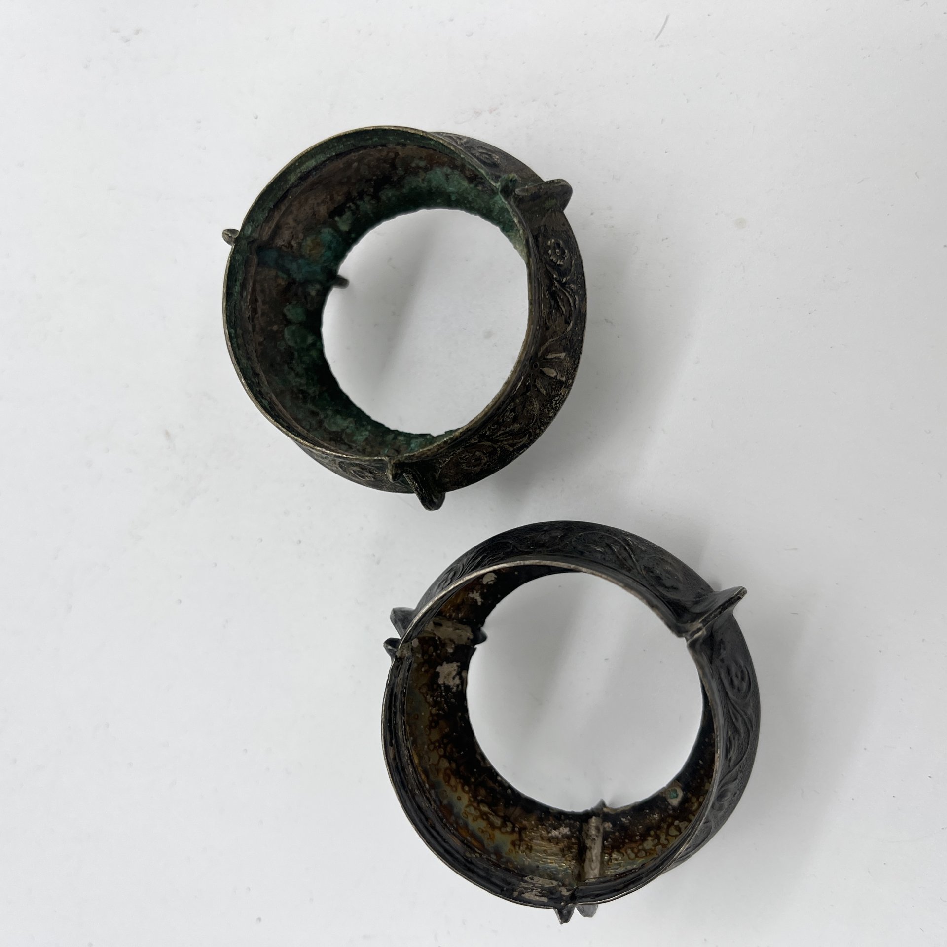 Набор из 2 солонок с растительным декором (нет стеклянного вкладыша)