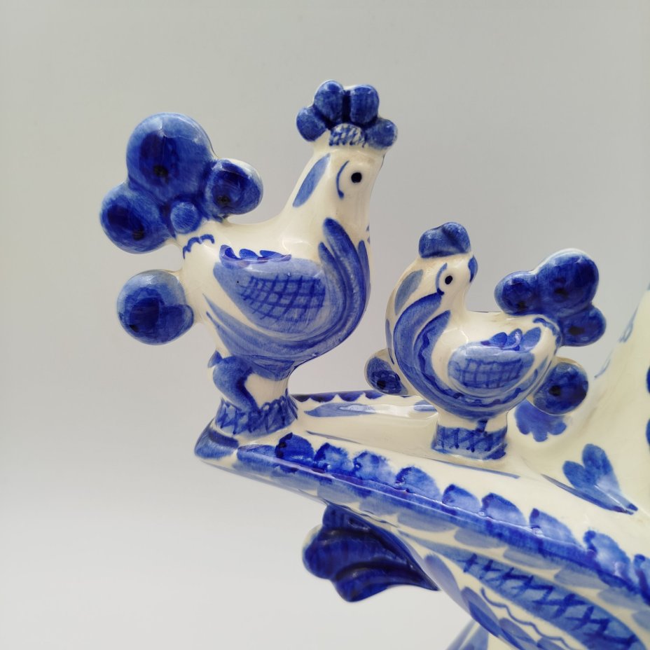 Статуэтка "Курица с цыплятами"