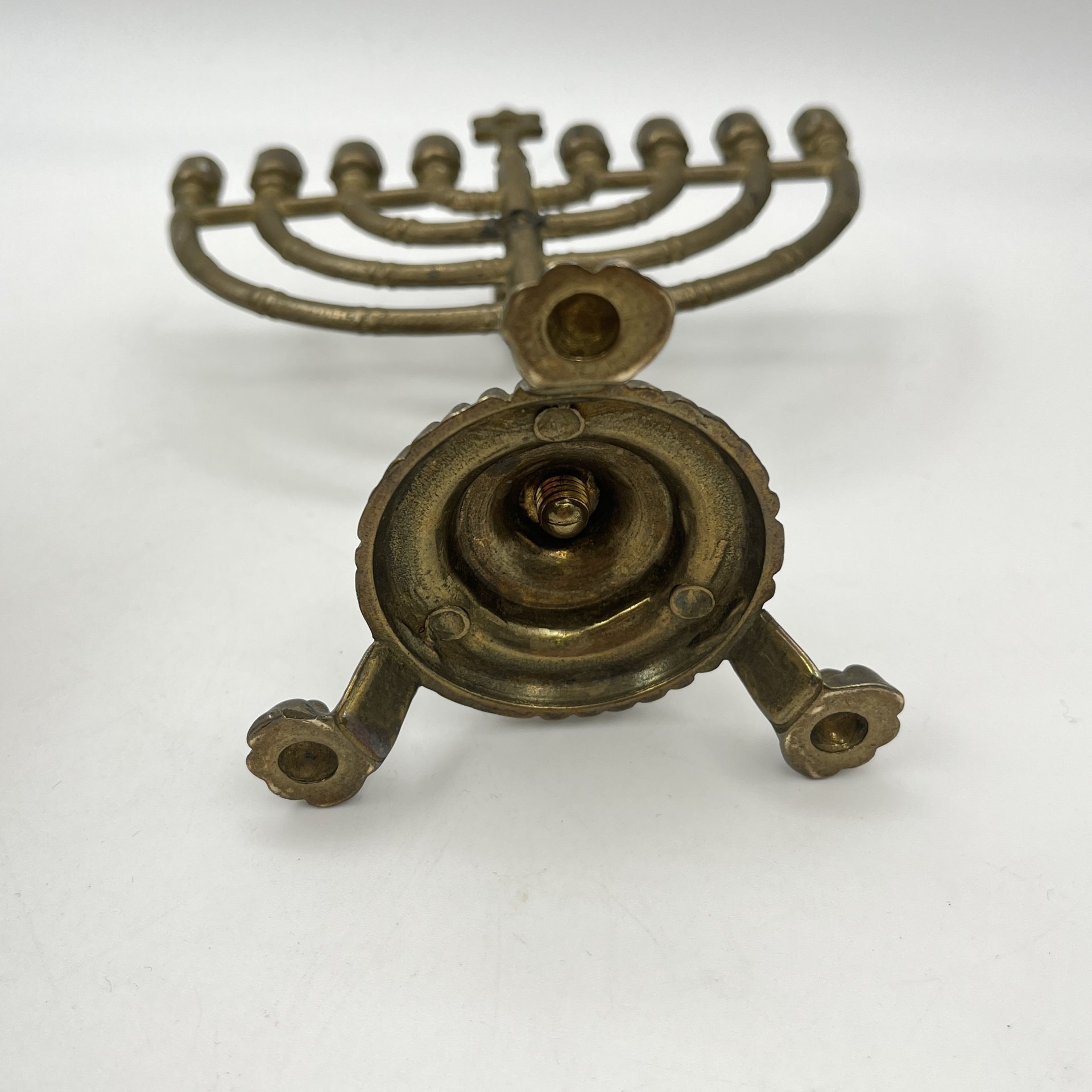 Ханукия (менора на 9 свечей)