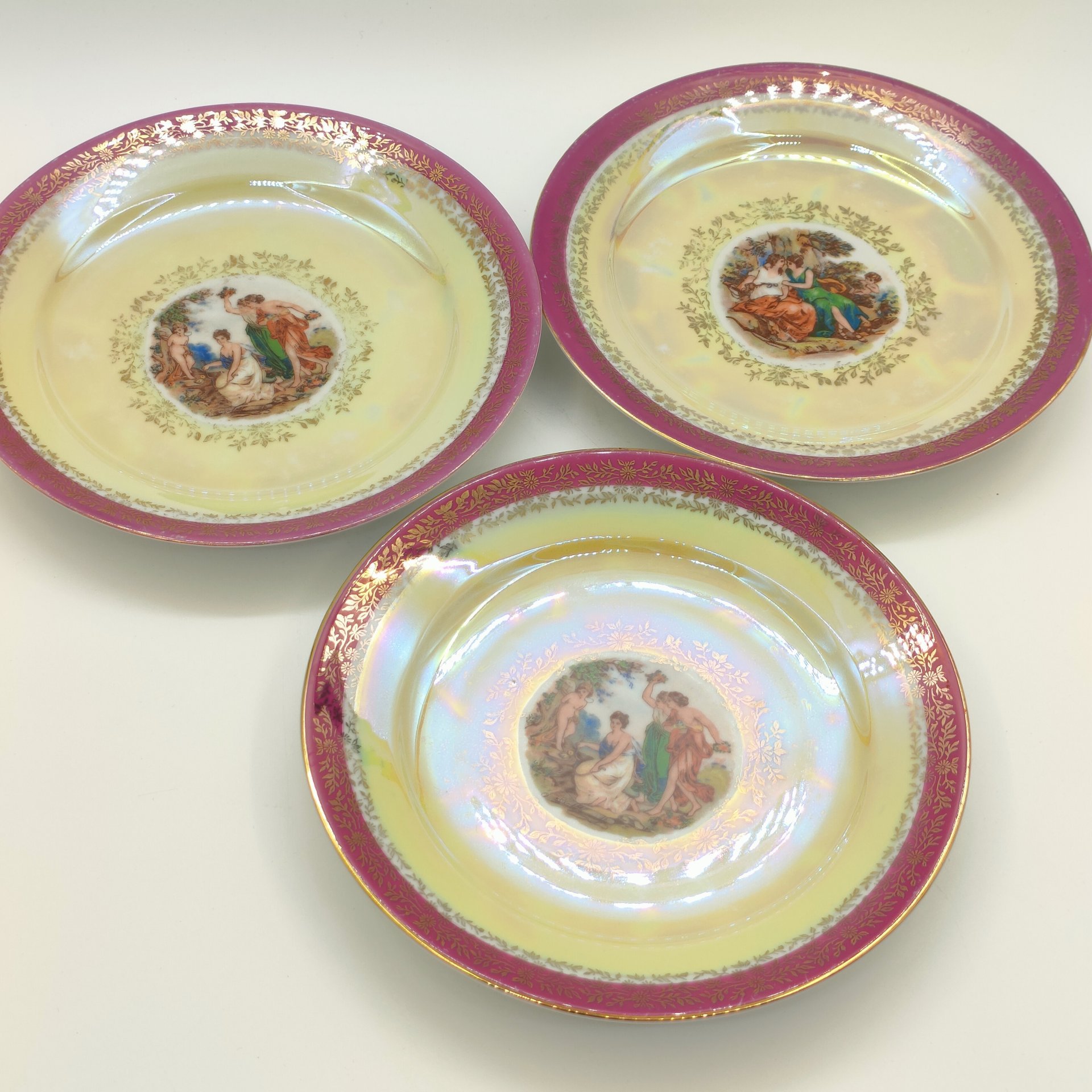 Набор десертных тарелок из сервиза "Мадонна" на 3 персоны, фарфор, деколь, люстр, золочение, Spezial Eisenberg Porzellan (SEP), ГДР, 1973-1976 гг.