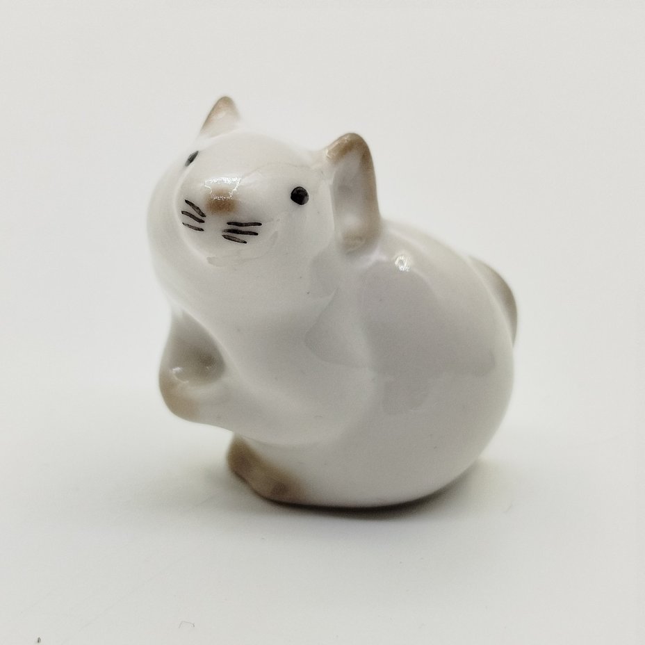 Статуэтка миниатюрная "Мышка", скульптор Т.С. Линчевская