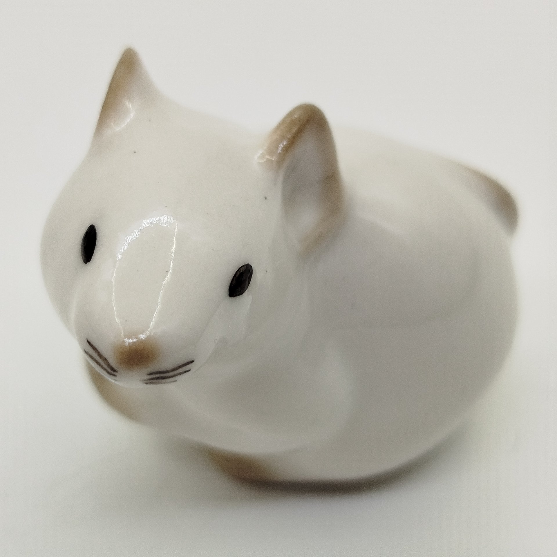 Статуэтка миниатюрная "Мышка", скульптор Т.С. Линчевская