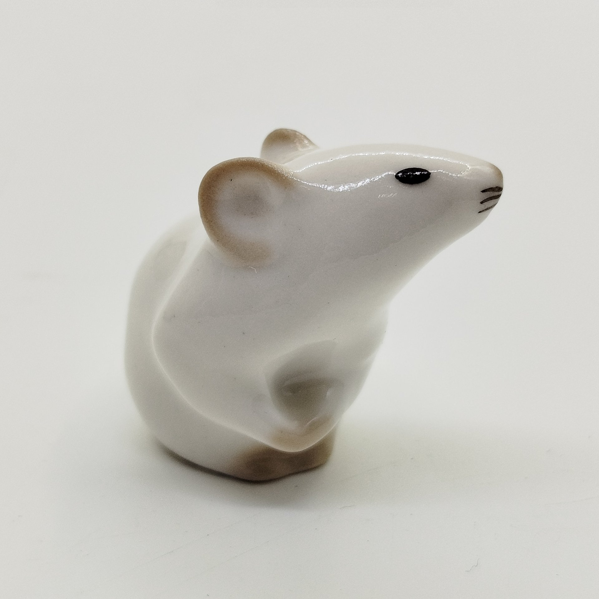 Статуэтка миниатюрная "Мышка", скульптор Т.С. Линчевская