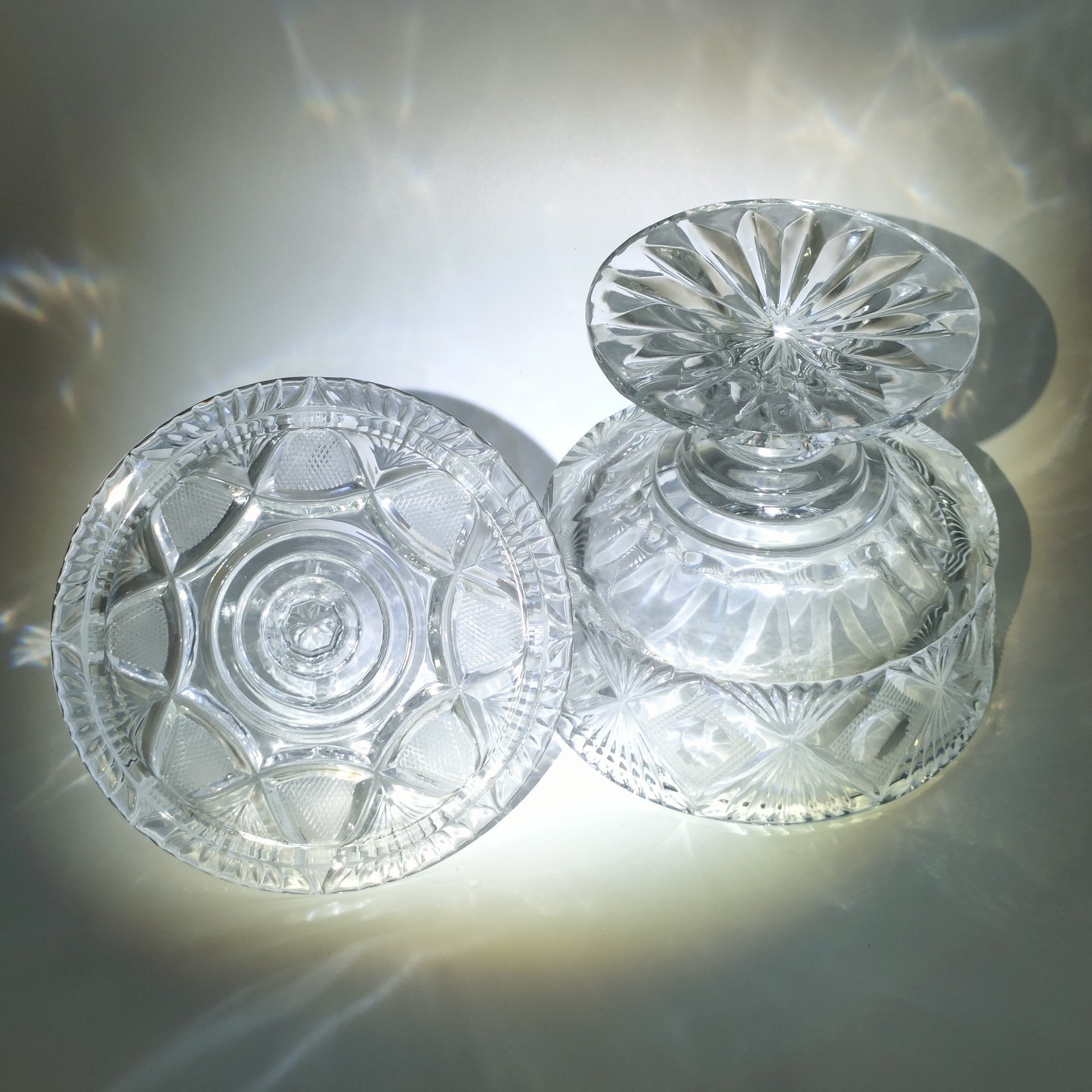 Ваза для десертов (конфетница, сахарница) с геометрическим декором, хрусталь, резьба, Россия, 1990-2015 гг.