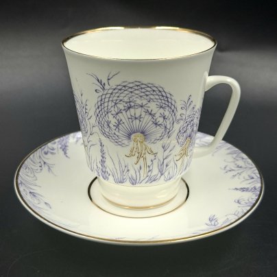 Пара кофейная "Одуванчик", автор формы "Майская" Э.М. Криммер, фарфор, деколь, золочение, Ленинградский фарфоровый завод (ЛФЗ), СССР, 1970-1992 гг.