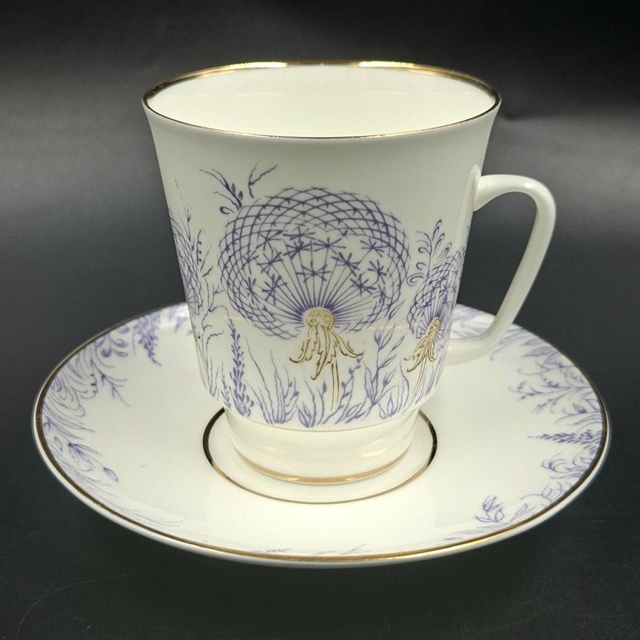 Пара кофейная "Одуванчик", автор формы "Майская" Э.М. Криммер, фарфор, деколь, золочение, Ленинградский фарфоровый завод (ЛФЗ), СССР, 1970-1992 гг.