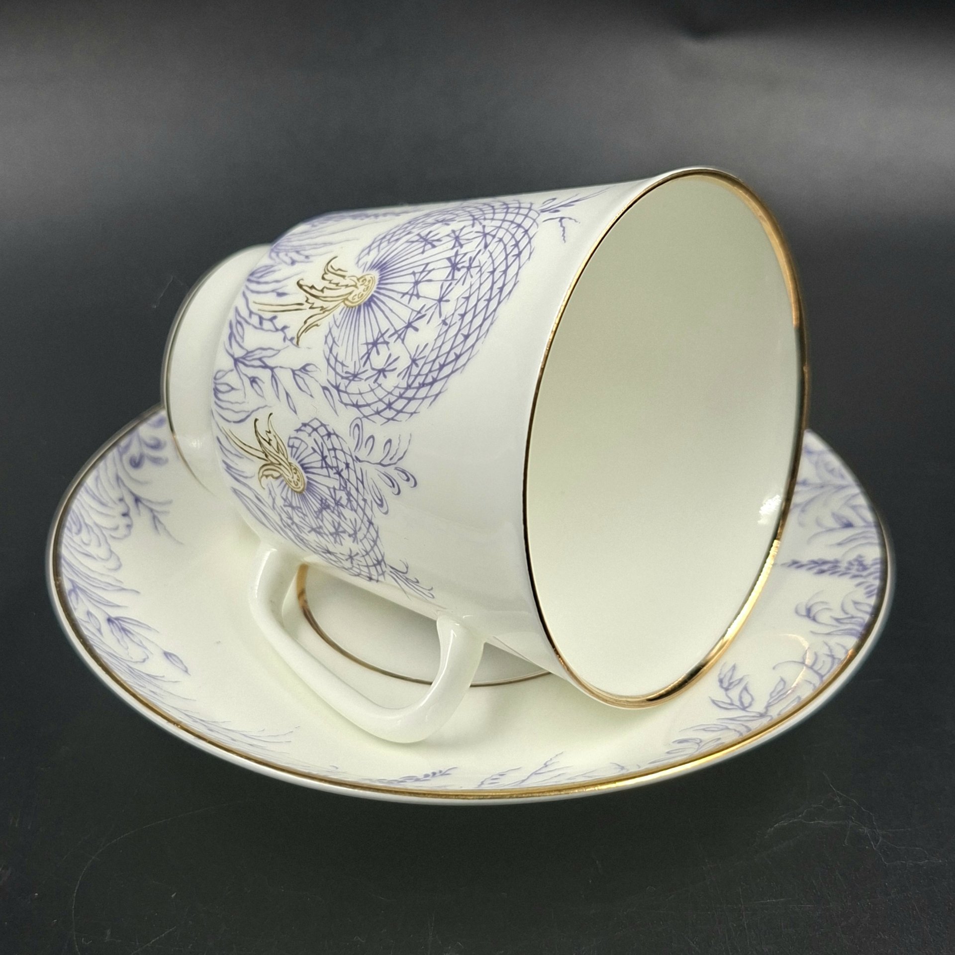 Пара кофейная "Одуванчик", автор формы "Майская" Э.М. Криммер, фарфор, деколь, золочение, Ленинградский фарфоровый завод (ЛФЗ), СССР, 1970-1992 гг.