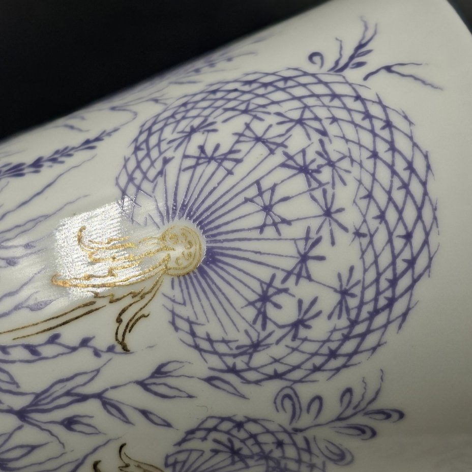 Пара кофейная "Одуванчик", автор формы "Майская" Э.М. Криммер, фарфор, деколь, золочение, Ленинградский фарфоровый завод (ЛФЗ), СССР, 1970-1992 гг.