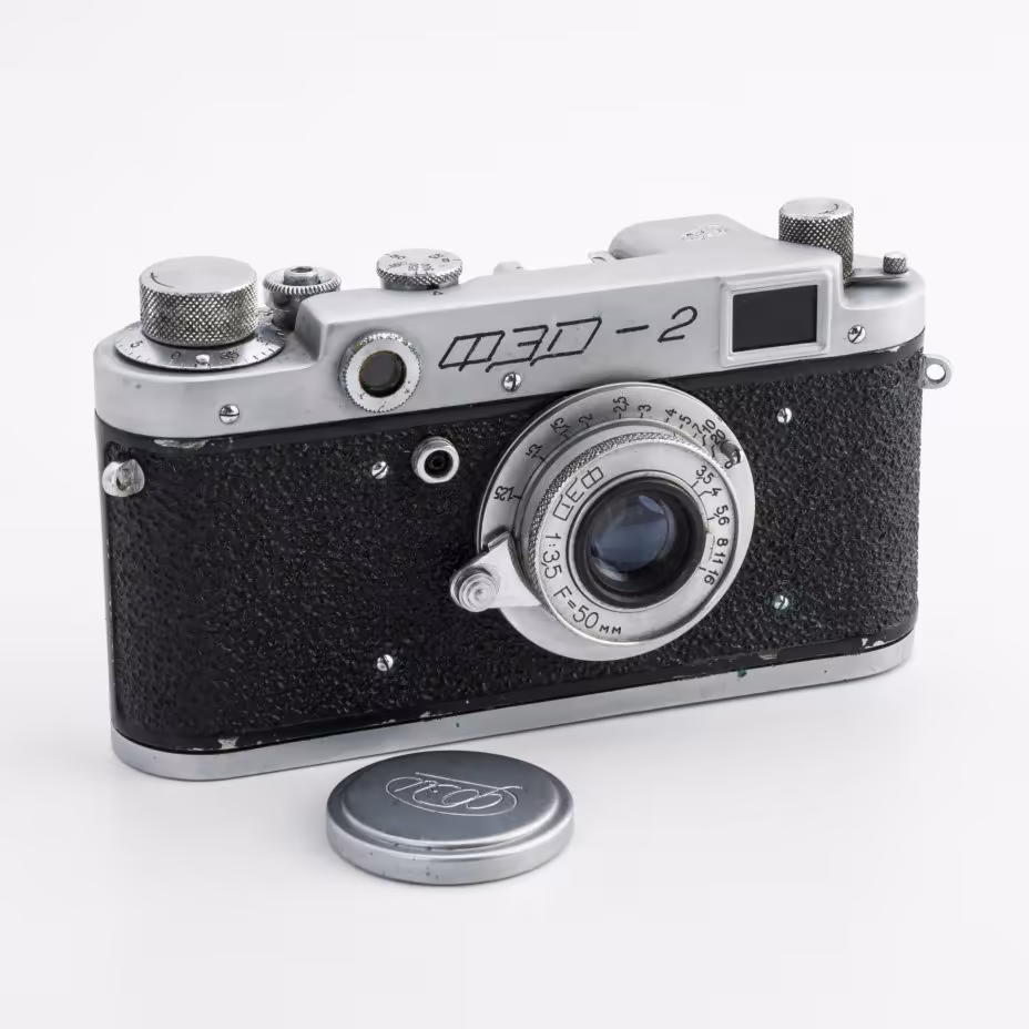 Фотоаппарат пленочный "ФЭД-2" с объективом "Индустар-50" в оригинальном кофре, Харьковский машиностроительный завод им. Дзержинского (ФЭД)