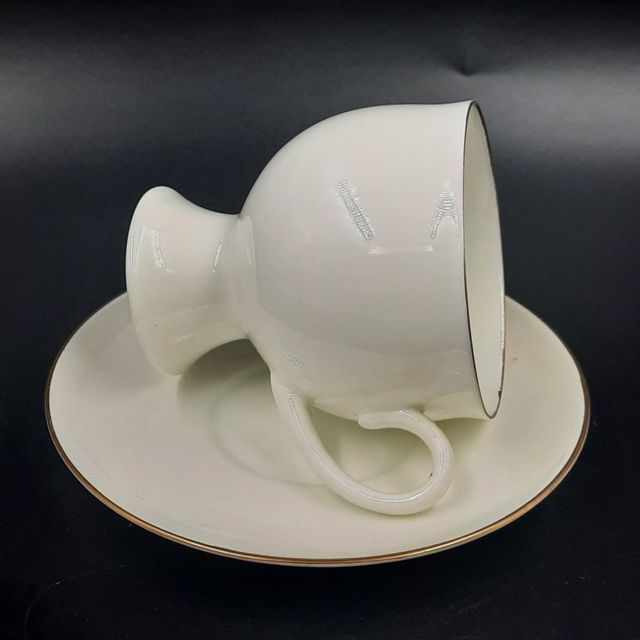 Пара чайная "Золотая лента", форма "Классическая-2", автор формы Славина Н.П., фарфор, золочение, Императорский фарфоровый завод (ИФЗ), Российская Федерация, 1992-2001 гг.