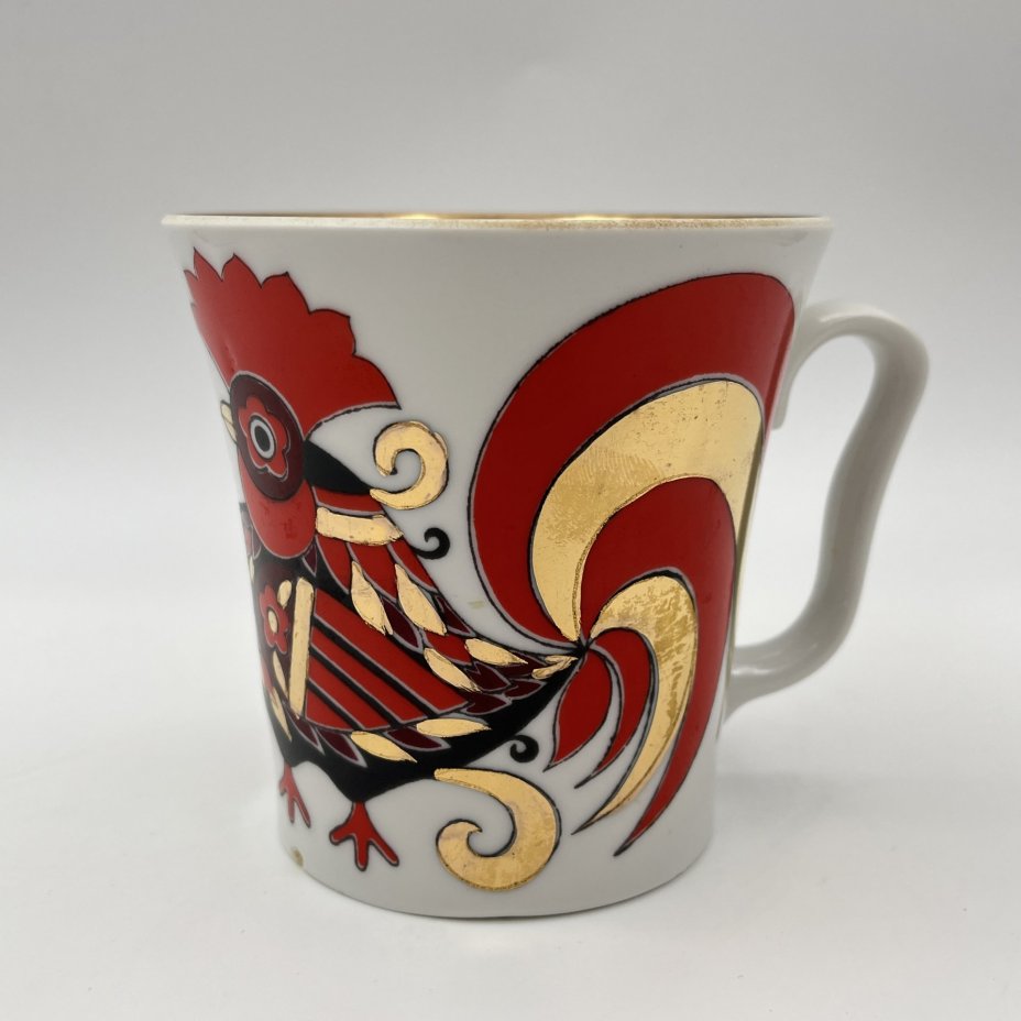 Бокал чайный "Красный петух", автор рисунка А.В. Воробьевский (форма "Ленинградский"), фарфор, деколь, золочение, Ленинградский фарфоровый завод (ЛФЗ), СССР, 1970-1991 гг.