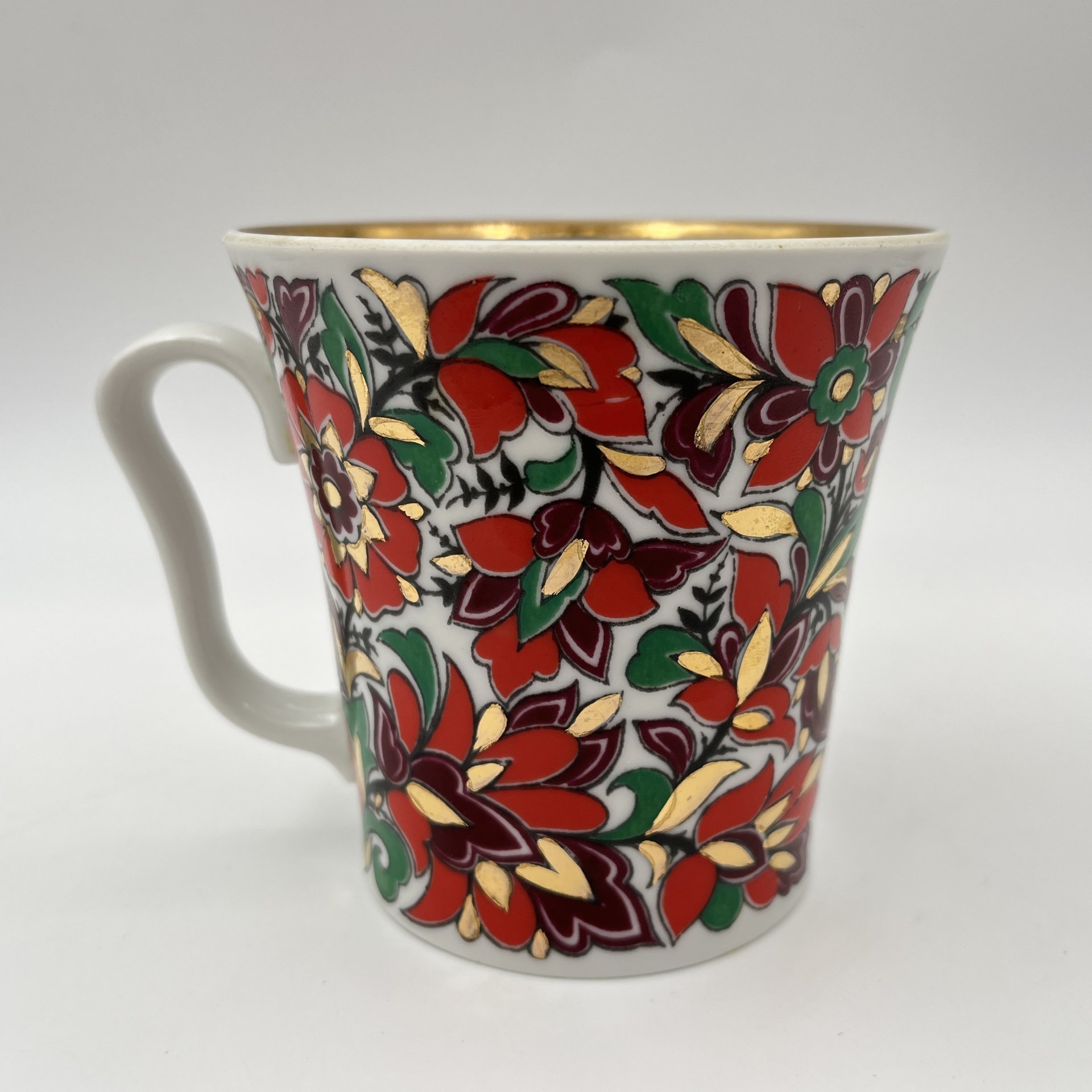 Бокал чайный "Красный петух", автор рисунка А.В. Воробьевский (форма "Ленинградский"), фарфор, деколь, золочение, Ленинградский фарфоровый завод (ЛФЗ), СССР, 1970-1991 гг.