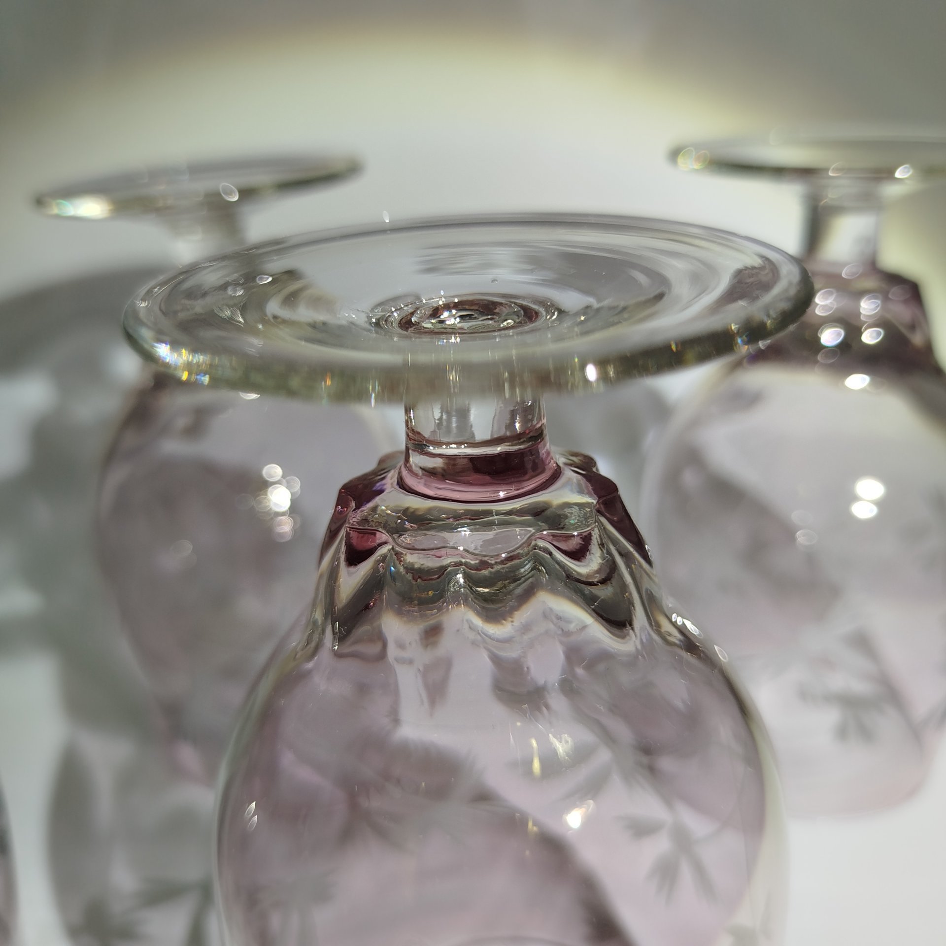 Набор из четырех бокалов розоватого оттенка с растительным декором (для крепких напитков), стекло, алмазная грань, СССР, 1970-1990 гг.