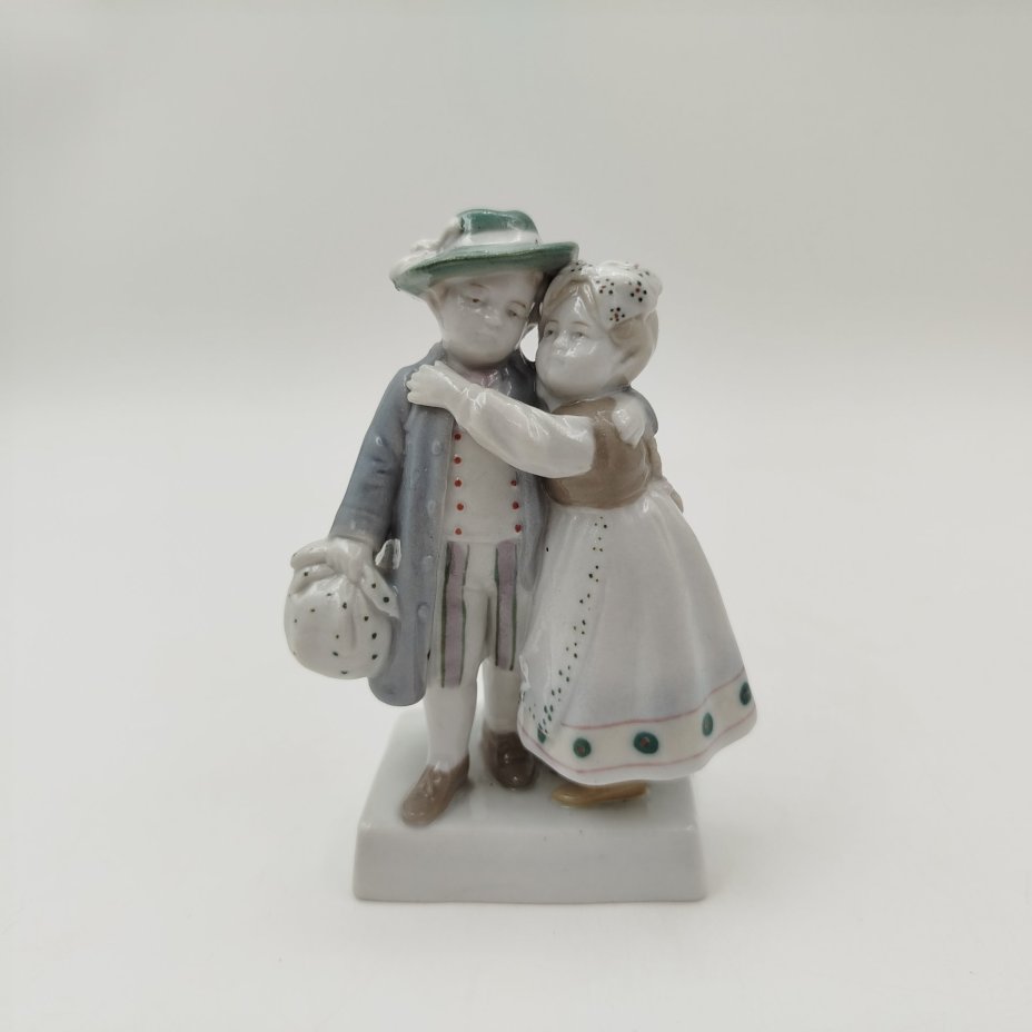 Статуэтка "Влюбленная пара", фарфор, роспись, Goebel Hummel, Германия, 1935-1949 гг.
