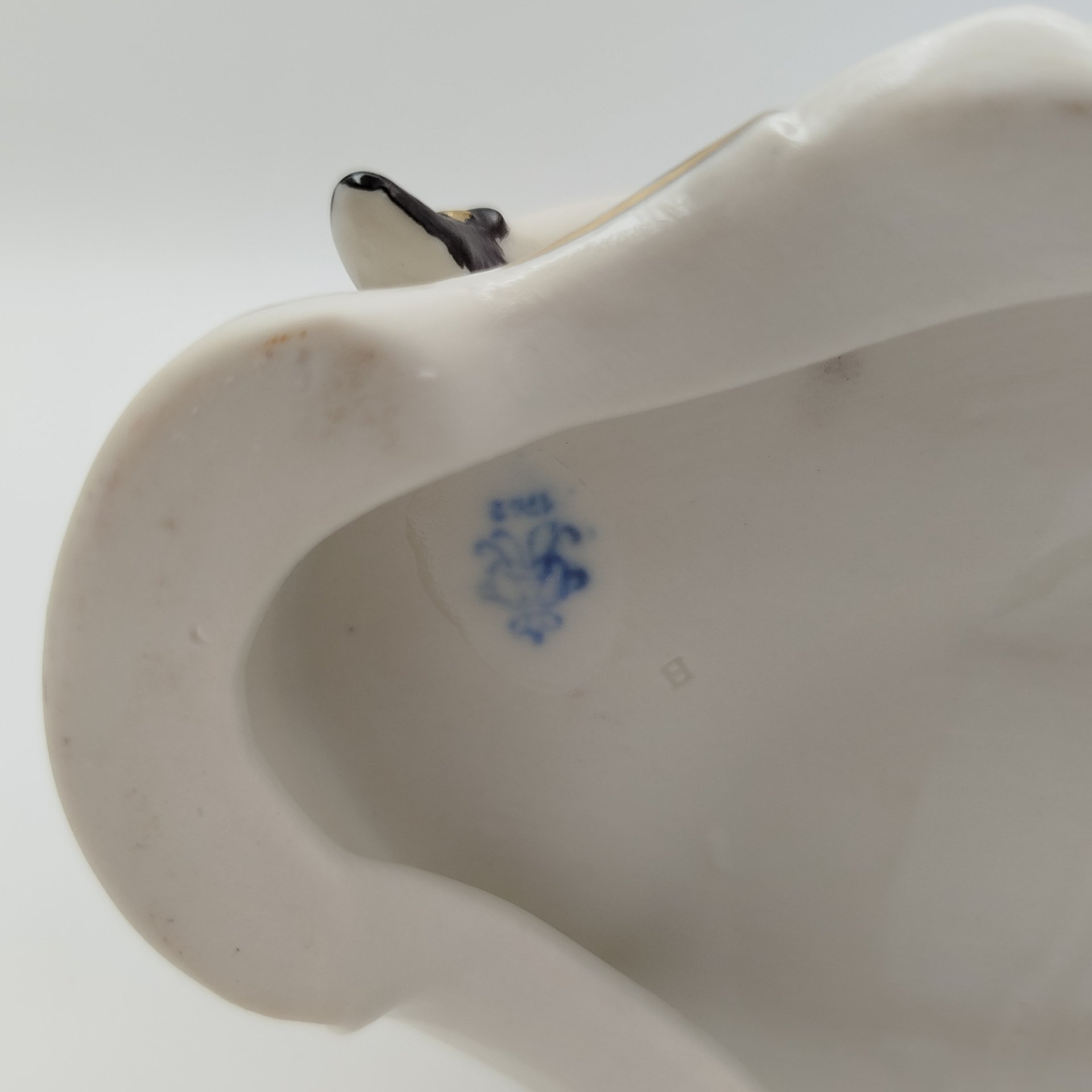 Статуэтка "Дама с кавалером" ("Галантная сцена"), фарфор, кружевной фарфор, роспись, золочение, Aelteste Volkstedt, Германия, 1970-1990 гг.