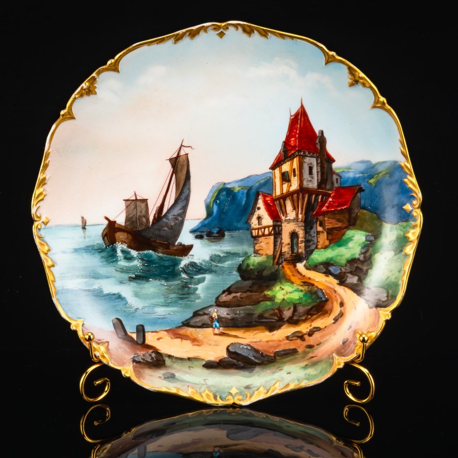 Тарелка настенная, украшенная морским пейзажем, фарфор, деколь с подрисовкой, золочение, Limoges, Франция, 1900-1930 гг.