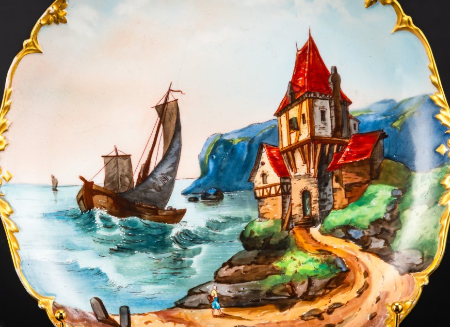 Тарелка настенная, украшенная морским пейзажем, фарфор, деколь с подрисовкой, золочение, Limoges, Франция, 1900-1930 гг.