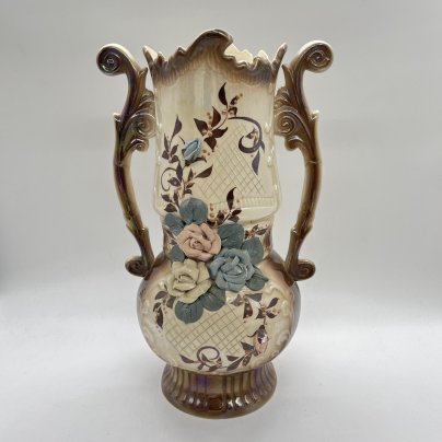Ваза большая с лепным цветочным декором, керамика, роспись, Кисловодский художественный промкомбинат (КХПК), Россия, 1980-2000 гг.
