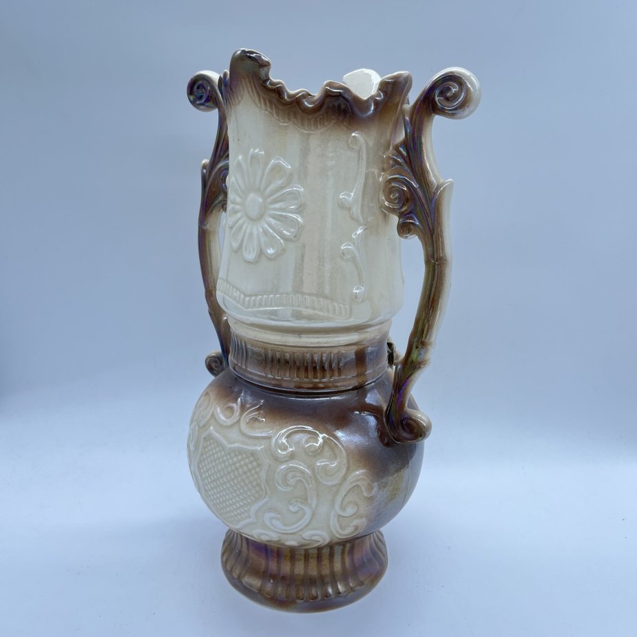 Ваза большая с лепным цветочным декором