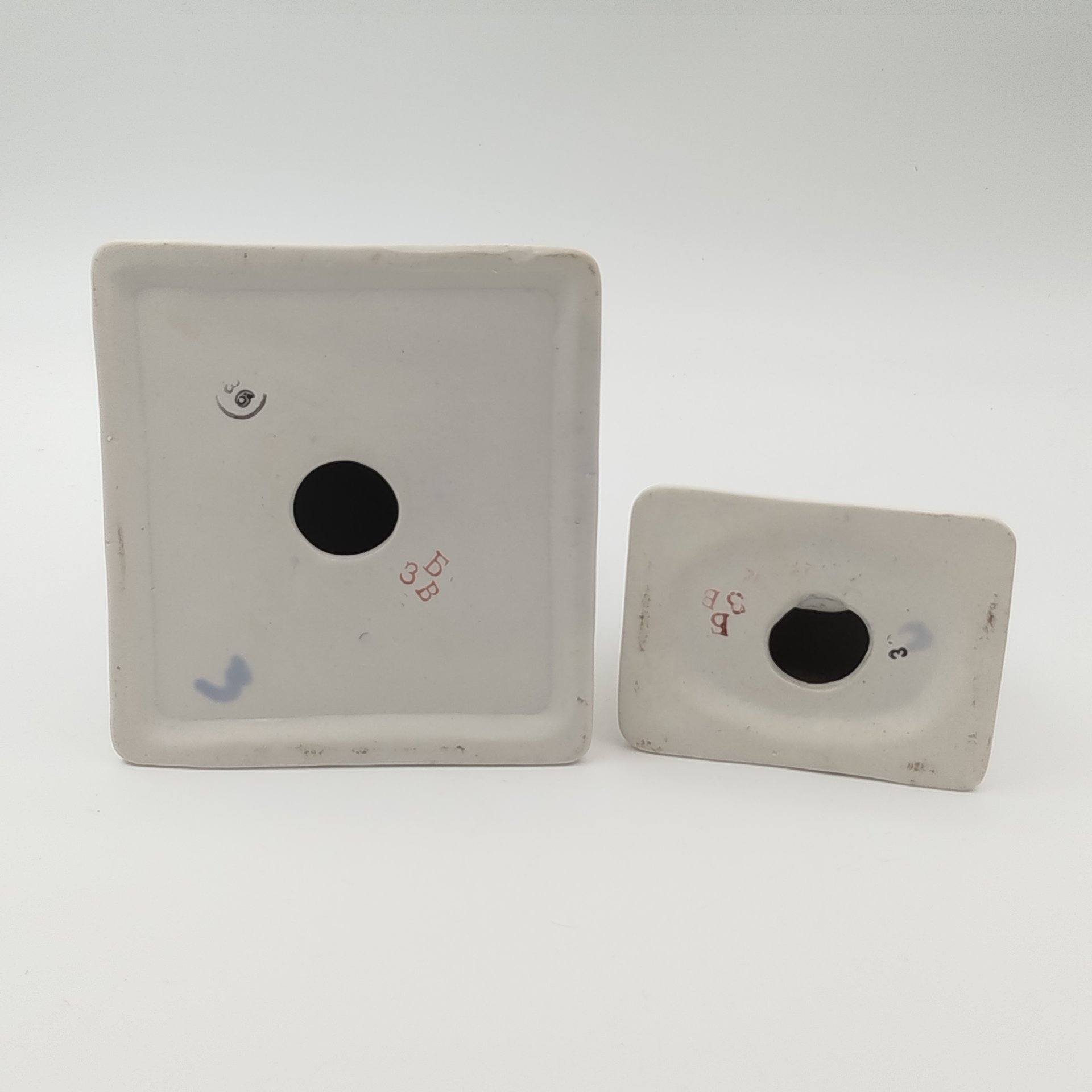 Набор из двух статуэток в виде Софийского собора и звонницы в Великом Новгороде