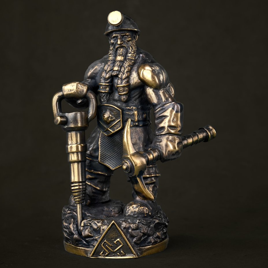 Статуэтка "Zlatogor" ("Золотоискатель")  в брендированной упаковке и с сертификатом подлинности