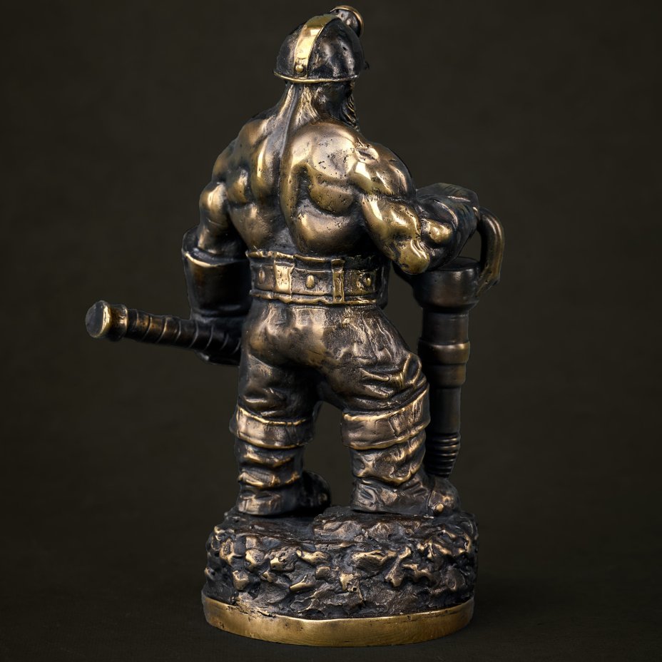 Статуэтка "Zlatogor" ("Золотоискатель")  в брендированной упаковке и с сертификатом подлинности