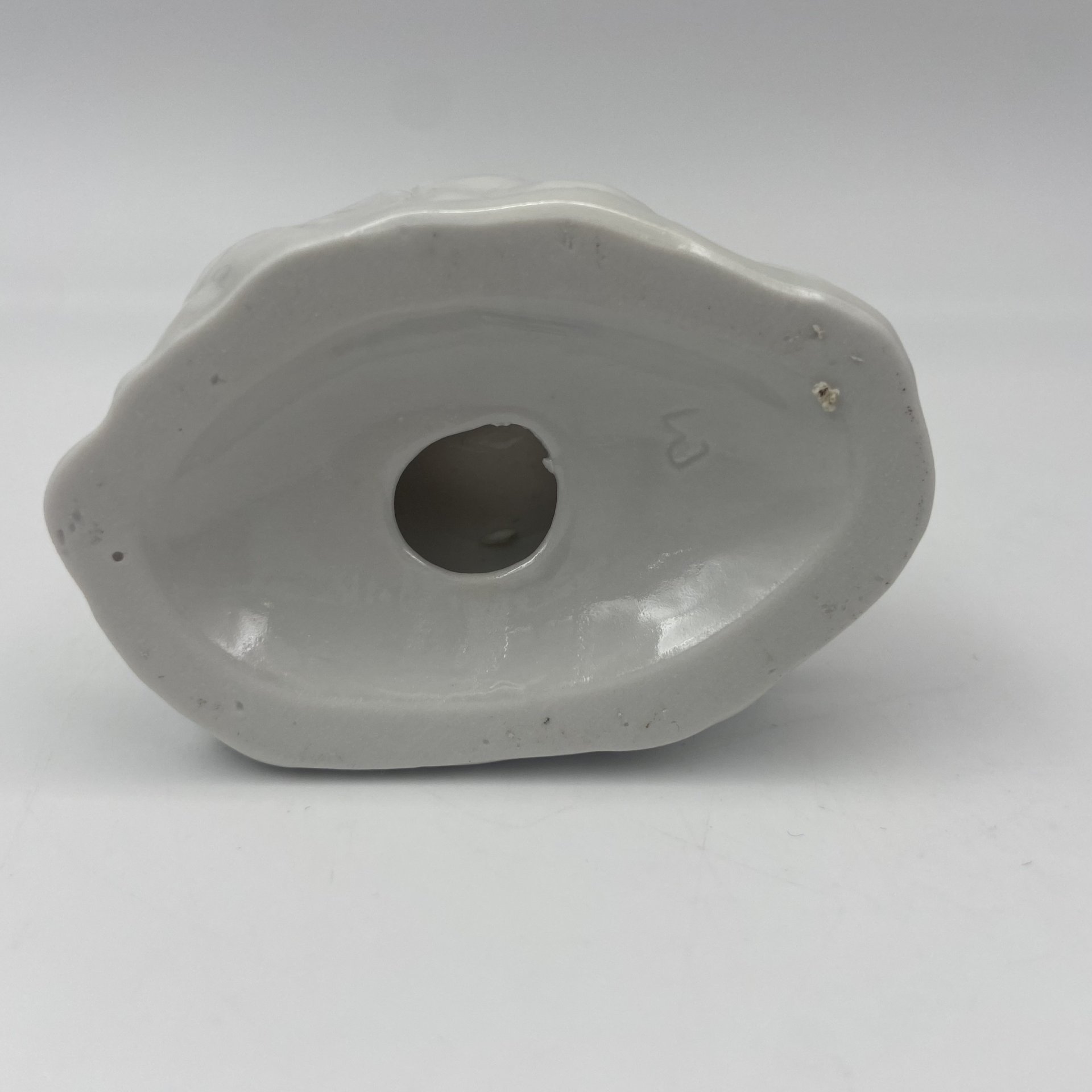 Статуэтка "Юный садовод" ("Мальчик с лейкой"), скульптор Г.С. Столбова, фарфор, Ленинградский фарфоровый завод (ЛФЗ), СССР, 1960-1970 гг.