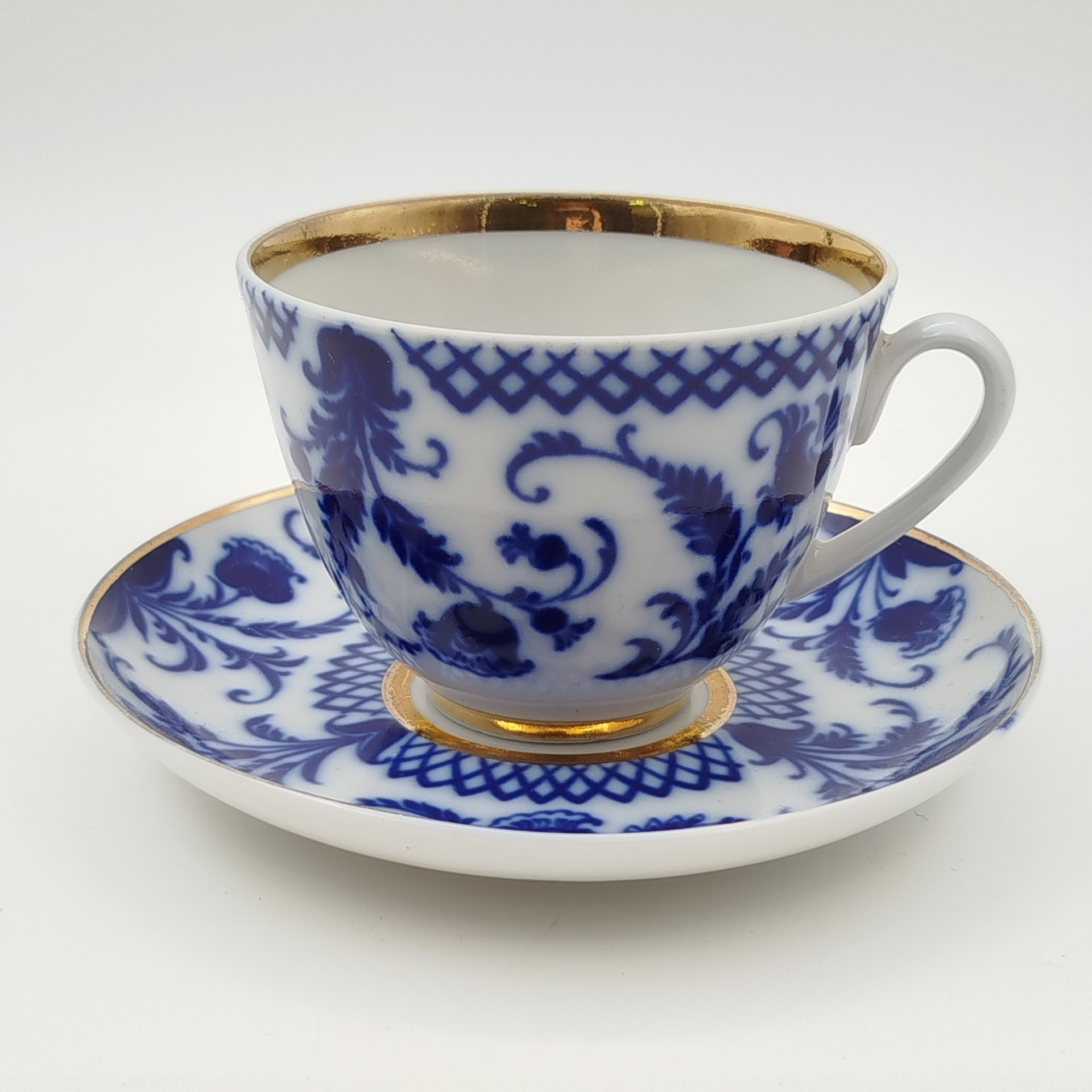 Пара чайная "Синие цветы", фарфор, деколь, золочение, Ленинградский фарфоровый завод (ЛФЗ), СССР, 1970-1986 гг.