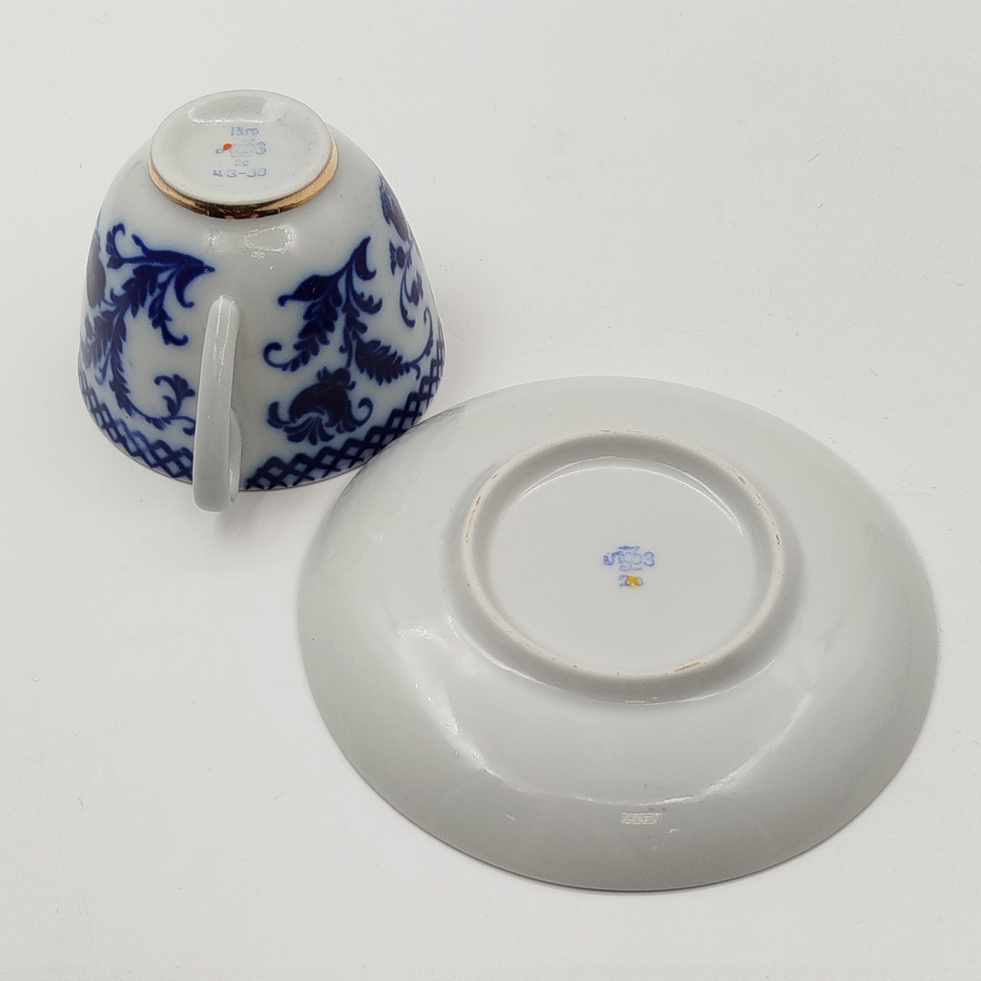 Пара чайная "Синие цветы", фарфор, деколь, золочение, Ленинградский фарфоровый завод (ЛФЗ), СССР, 1970-1986 гг.