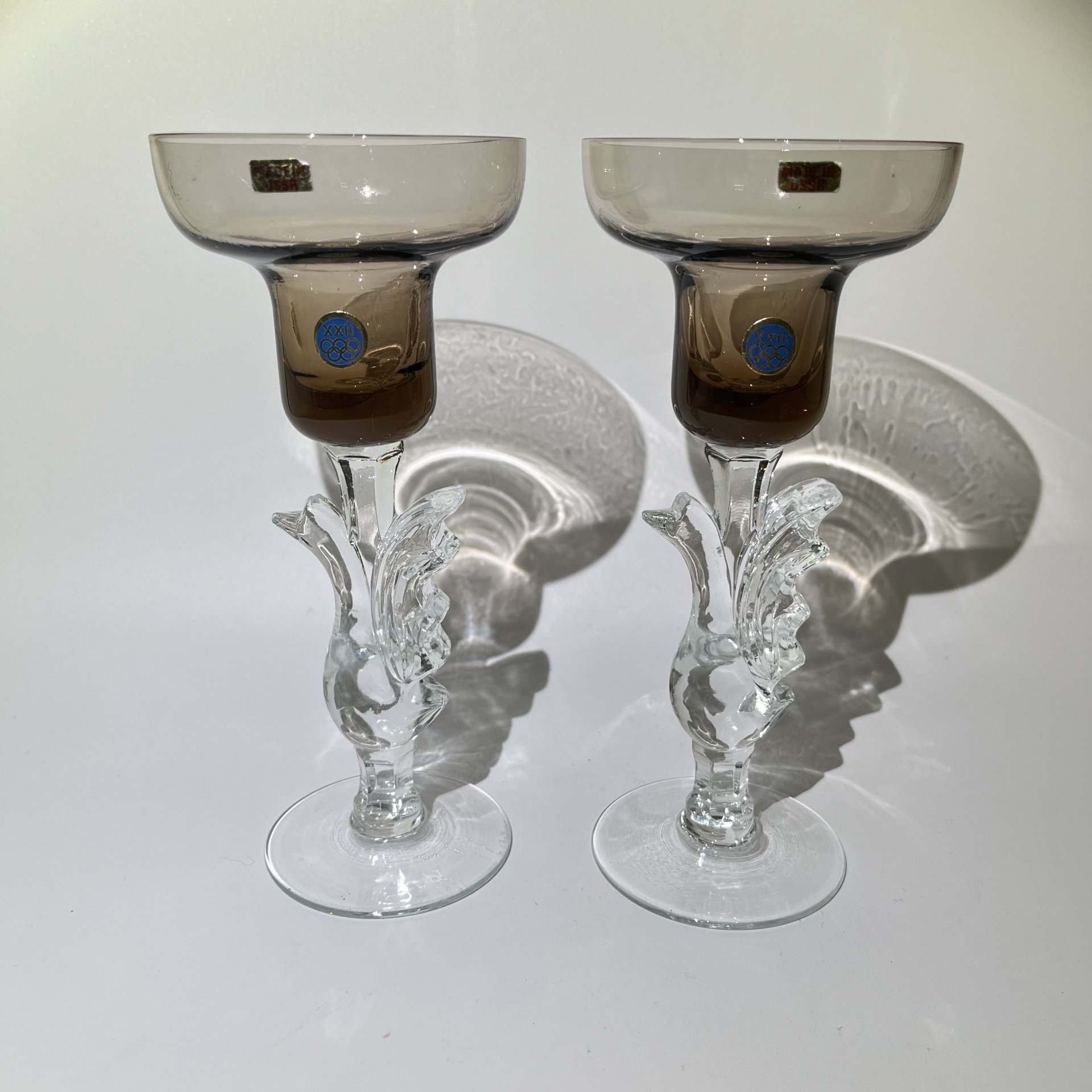 Набор из 2 подсвечников с фигурной ножкой, цветное стекло, СССР, 1980-1990 гг.