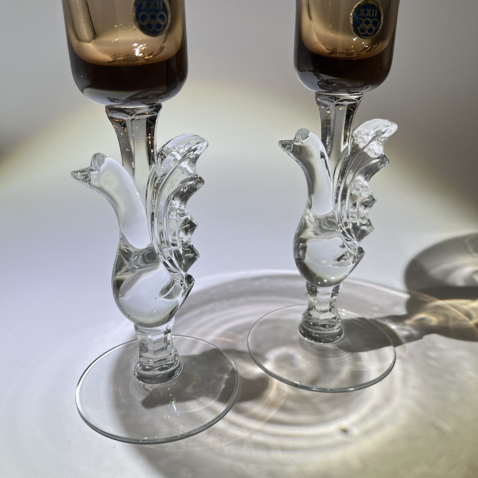 Набор из 2 подсвечников с фигурной ножкой, цветное стекло, СССР, 1980-1990 гг.