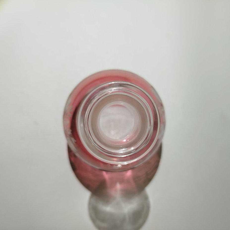 Графин с растительным декором