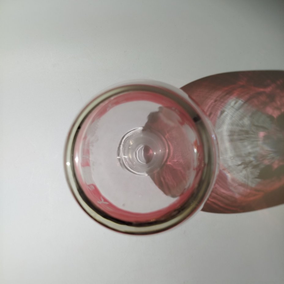 Графин с растительным декором