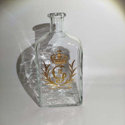 Штоф с монограммой "G III" под короной, стекло, гравировка, золочение, Европа, 1980-2000 гг.