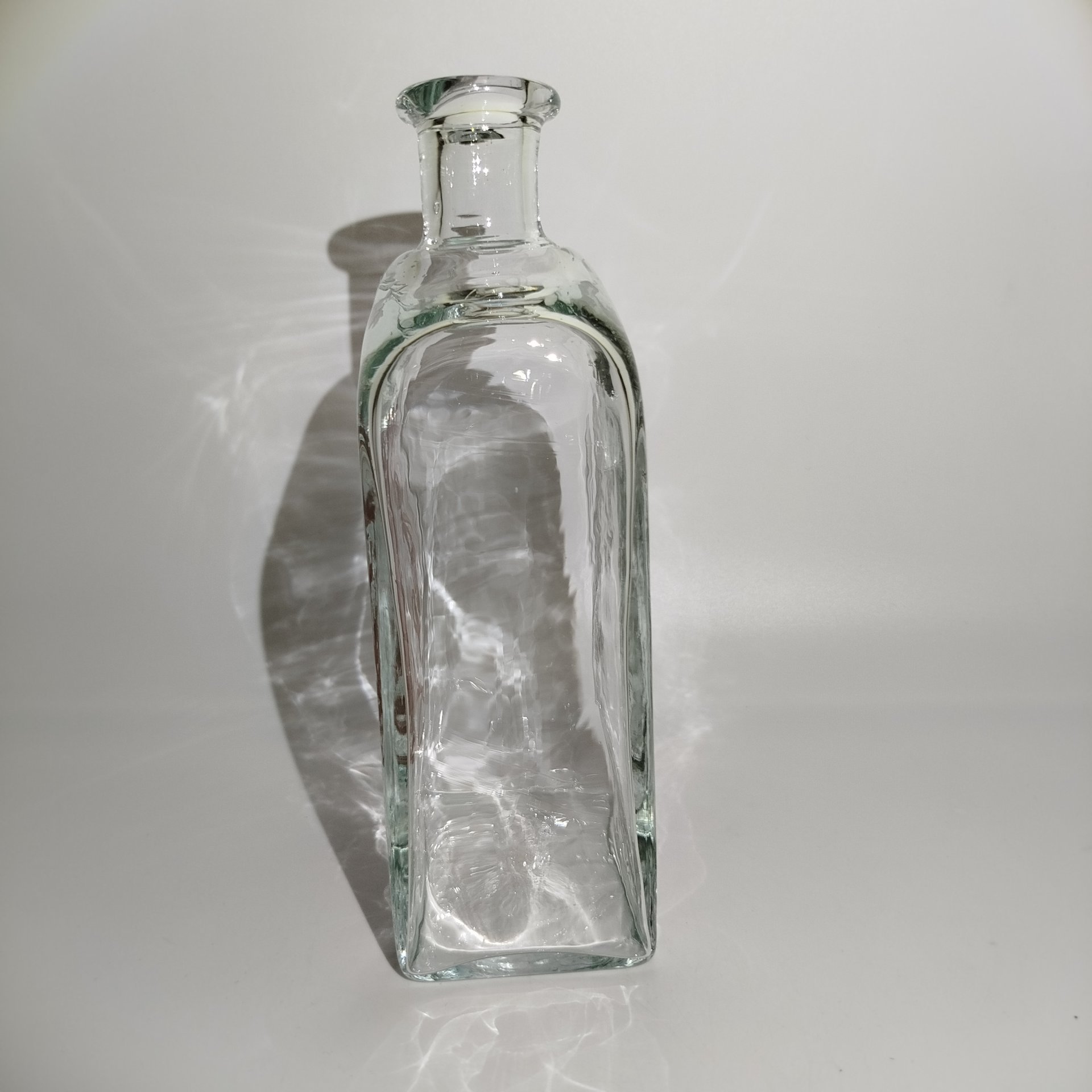 Штоф с монограммой "G III" под короной, стекло, гравировка, золочение, Европа, 1980-2000 гг.