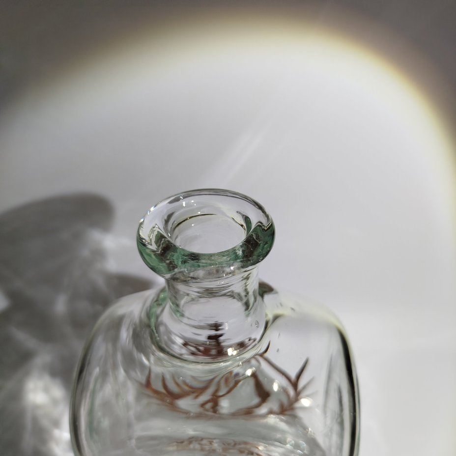 Штоф с монограммой "G III" под короной