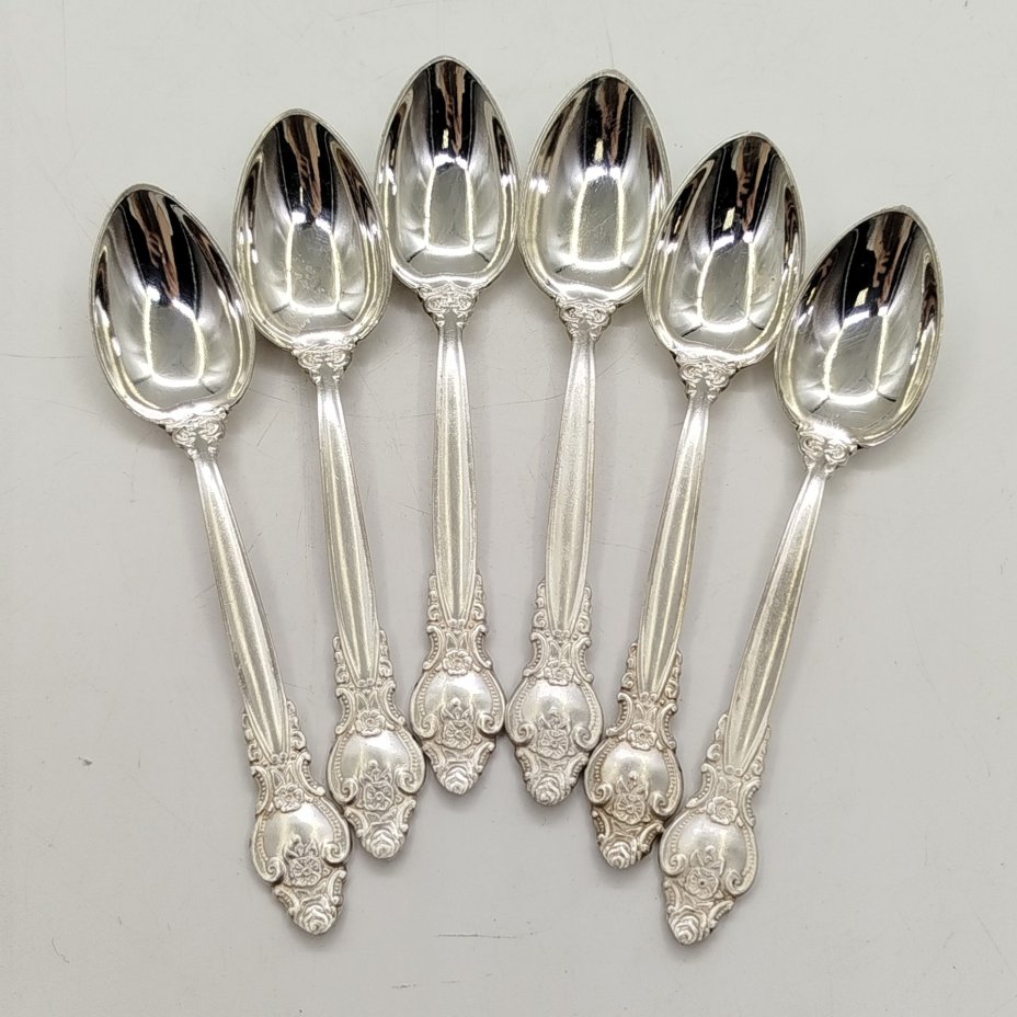 Набор из шести кофейных ложек с цветочным декором, мНЦ (медь-никель-цинк), Кольчугинский завод цветных металлов, СССР, 1960-1990 гг.