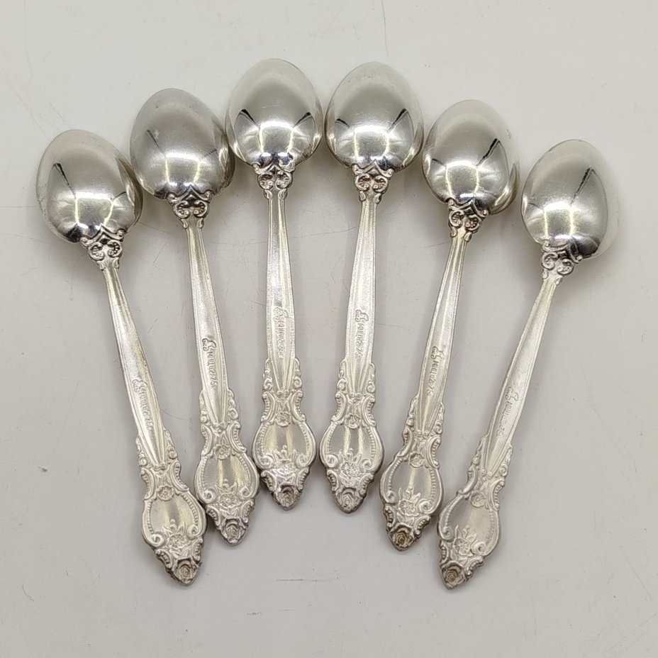 Набор из шести кофейных ложек с цветочным декором, мНЦ (медь-никель-цинк), Кольчугинский завод цветных металлов, СССР, 1960-1990 гг.