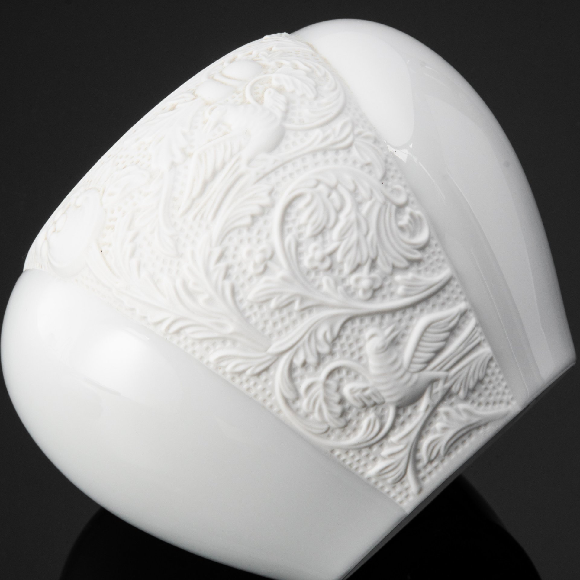 Ваза с крышкой (бисквитница, бонбоньерка), с изображением цветов и птиц, Rosenthal (Розенталь)