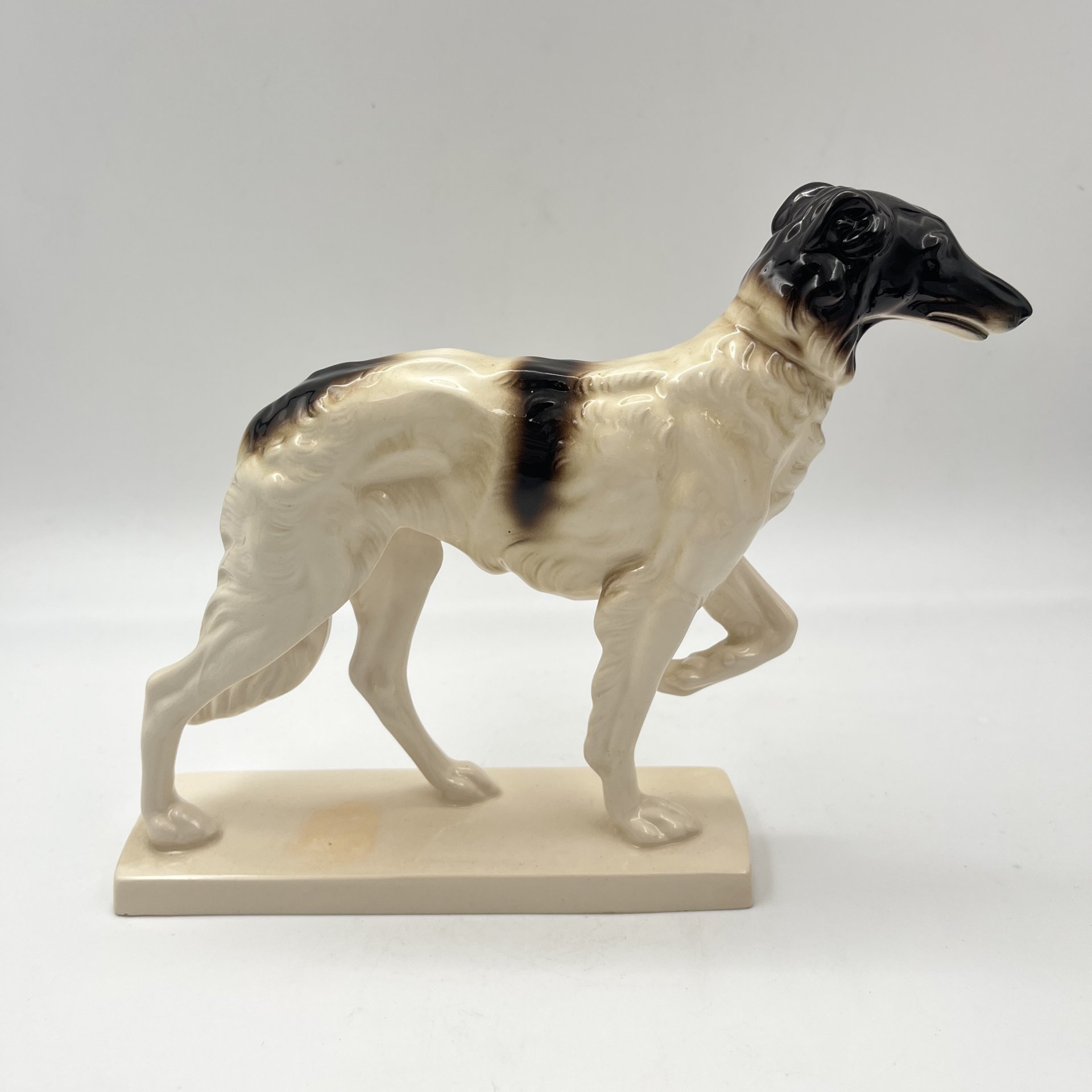 Статуэтка "Борзая", фаянс, аэрография, Hertwig & Co., Германия, 1941-1958 гг., Hertwig & Co.