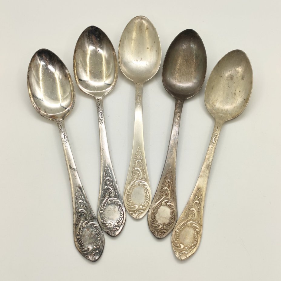 Набор из 5-ти столовых ложек, украшенных растительным декором, мНЦ (медь-никель-цинк), Киевский завод столовых приборов и посуды им. Дзержинского (ЗiД, ЗиД), СССР, 1960-1970 гг.