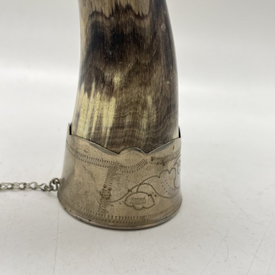 Рог изобилия (кубок для вина) с фигурным навершием