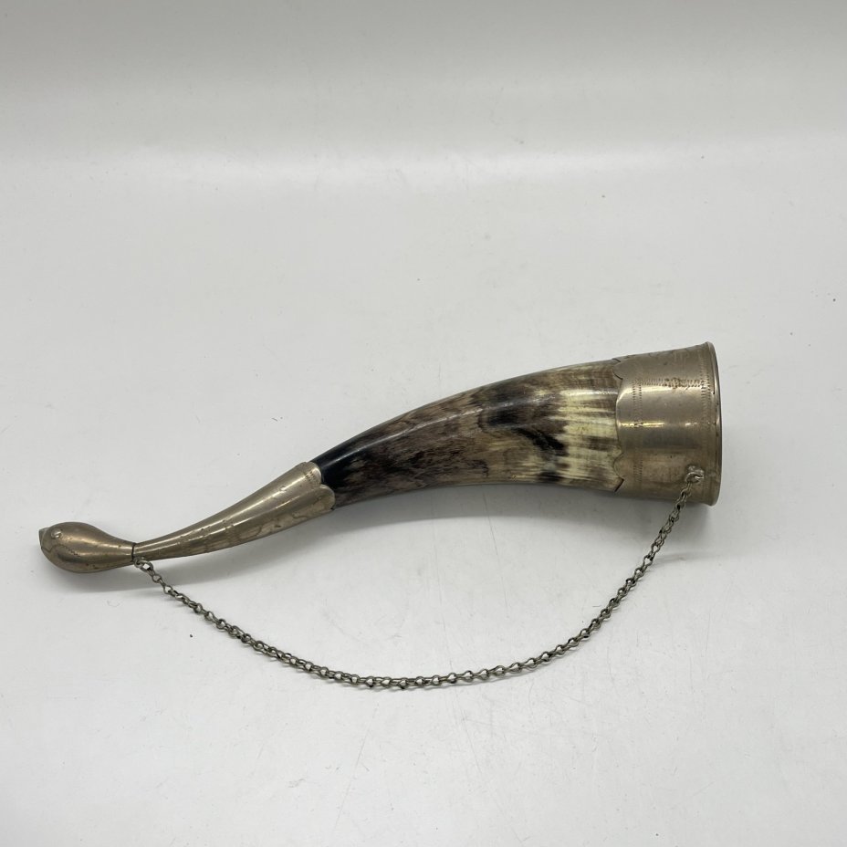 Рог изобилия (кубок для вина) с фигурным навершием