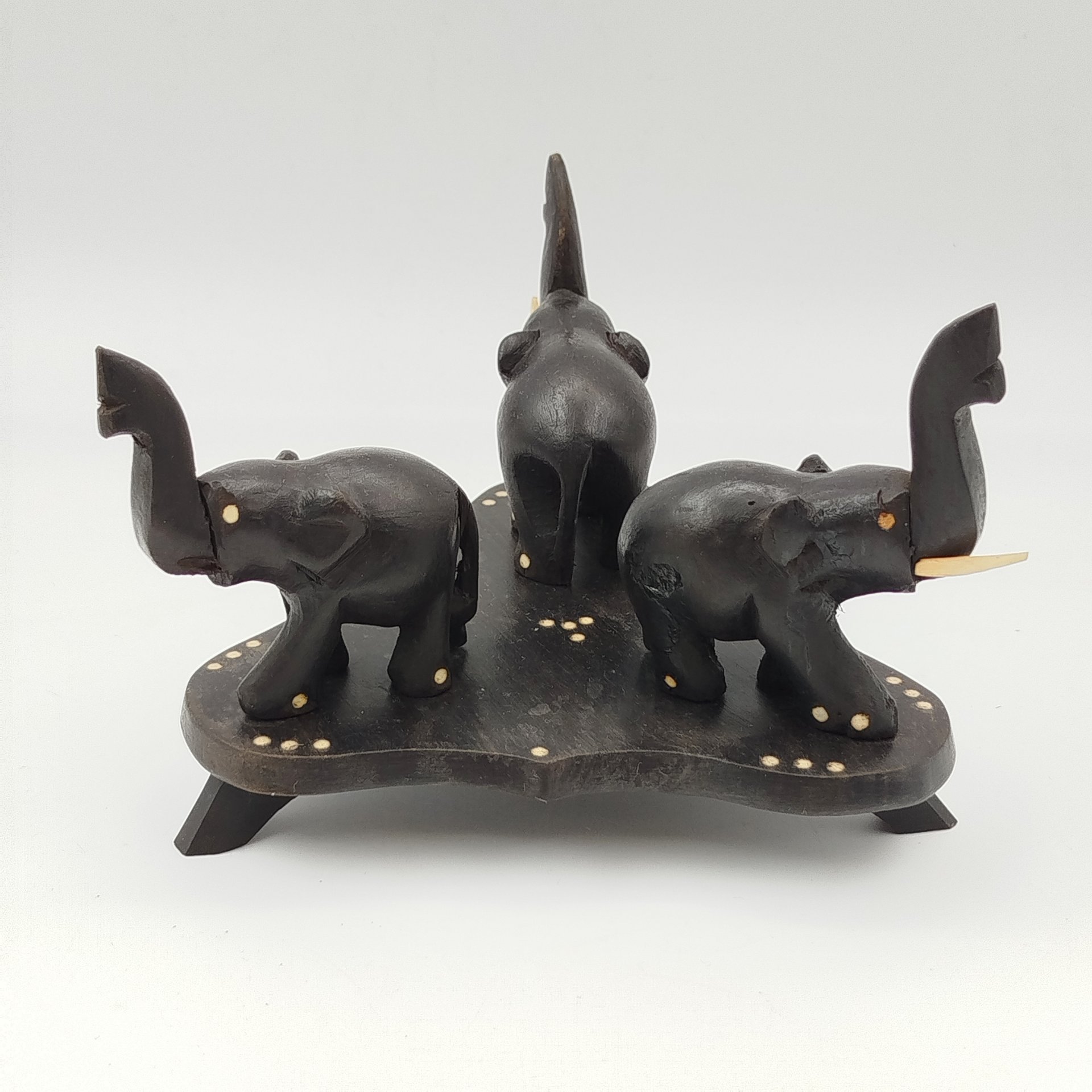 Статуэтка "Слоны", дерево, резьба, кость, Африка, 1980-2000 гг.