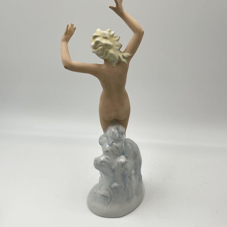 Статуэтка "Девушка в волнах", фарфор, роспись, VEB Porzellanfiguren Lippelsdorf (Липпельсдорф), ГДР, 1974-1990 гг.